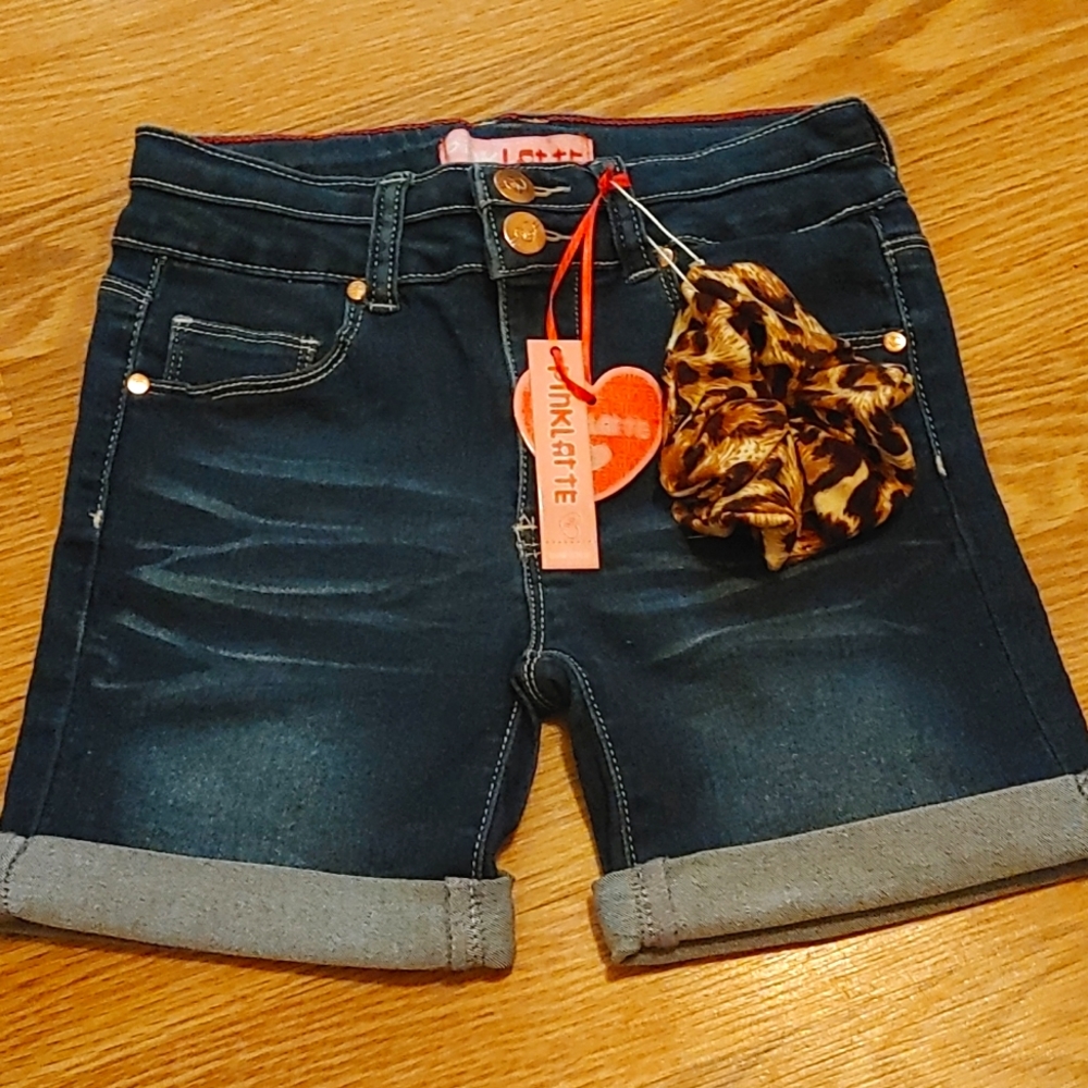 Shorts w/Leopard Scrunchie
